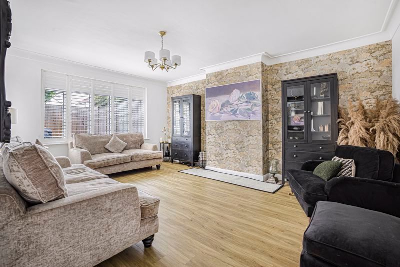 Property photo 3 of 25 Reception