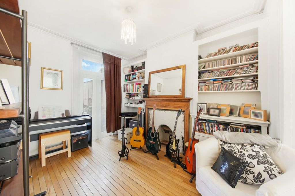 Property photo 3 of 16