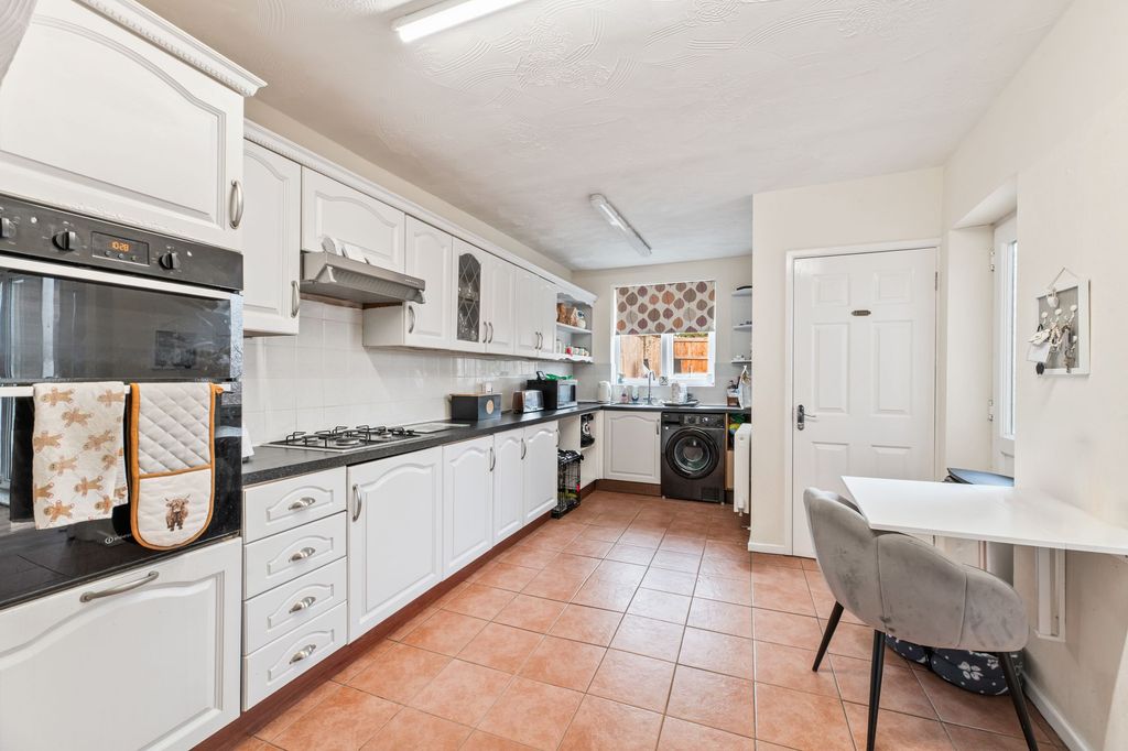 Property photo 3 of 13