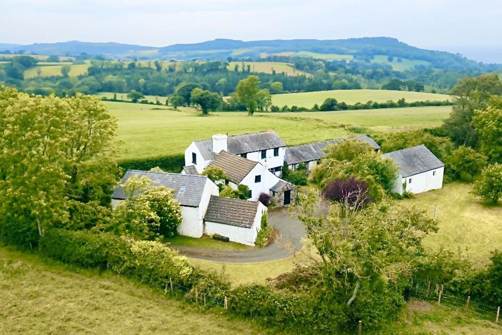 Property photo 3 of 34
