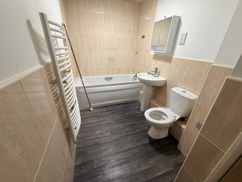 Property photo 3 of 7 Picture No. 02