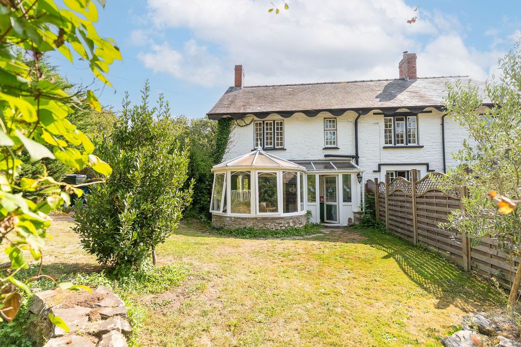 Property photo 2 of 31