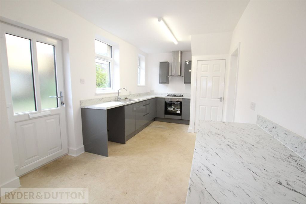 Property photo 2 of 25 Kitchen