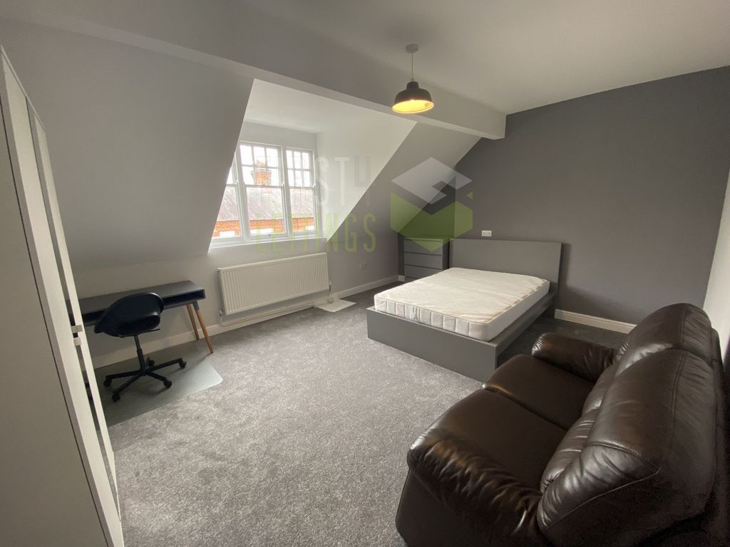 Property photo 1 of 13 Bedroom