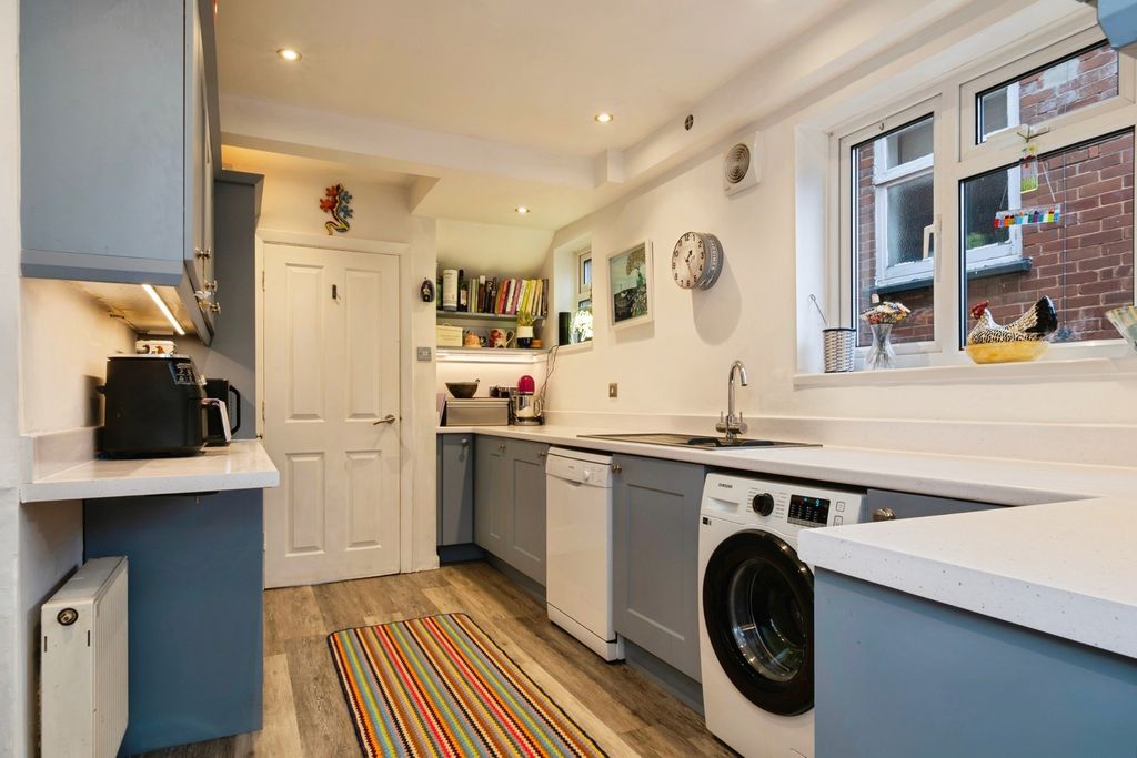 Property photo 3 of 17 Photo