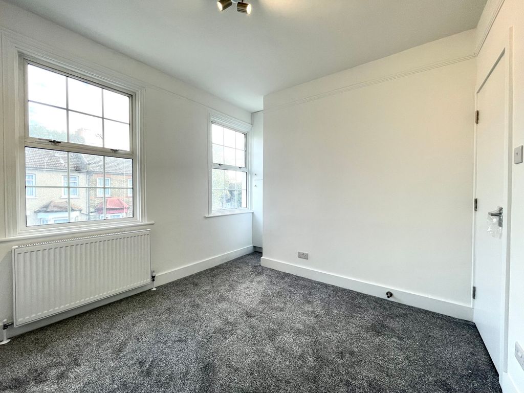 Property photo 3 of 15 Bedroom 1.Jpg