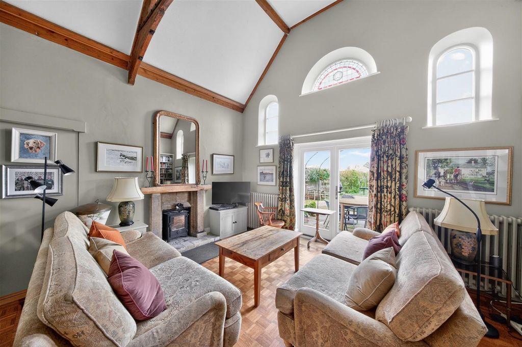 Property photo 2 of 25 Sitting Room