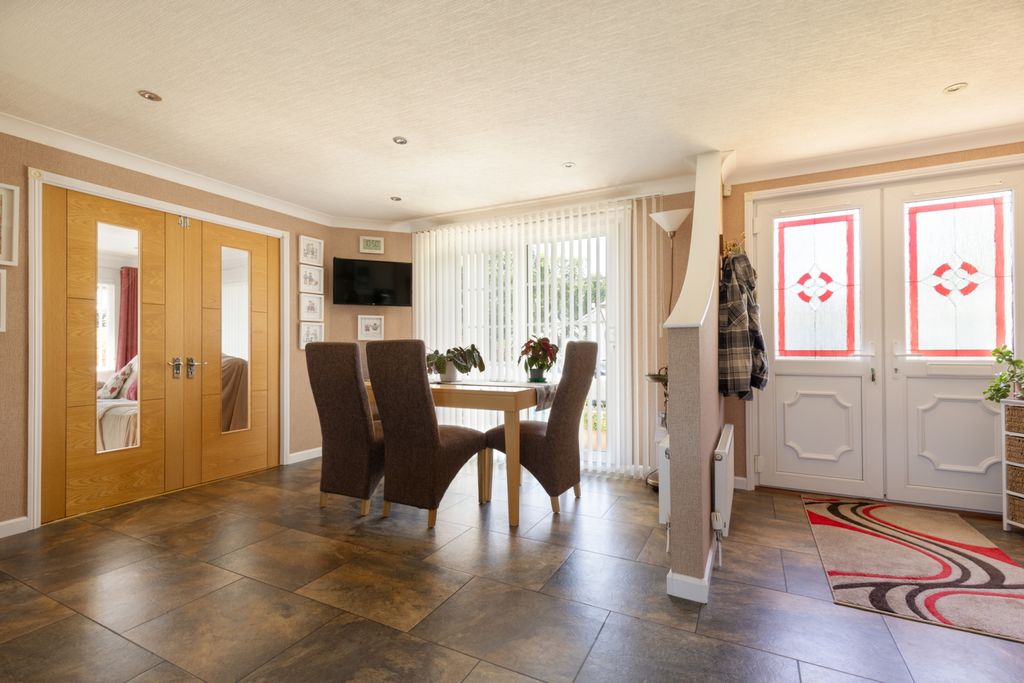 Property photo 3 of 16 Dining Room