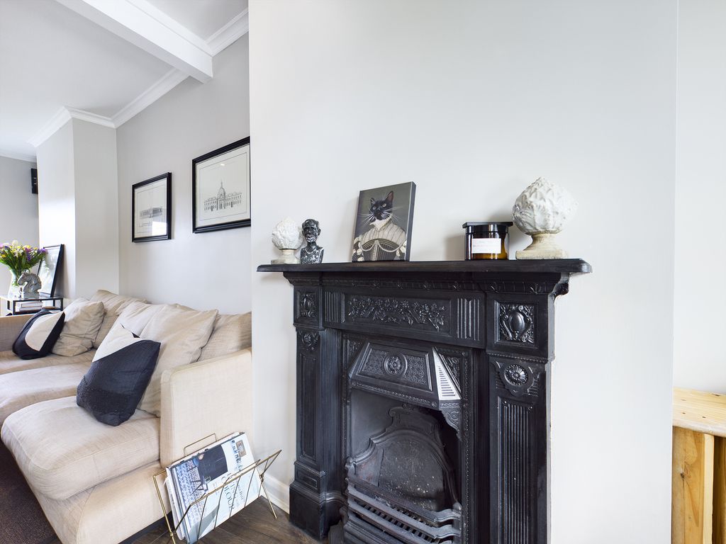 Property photo 2 of 17