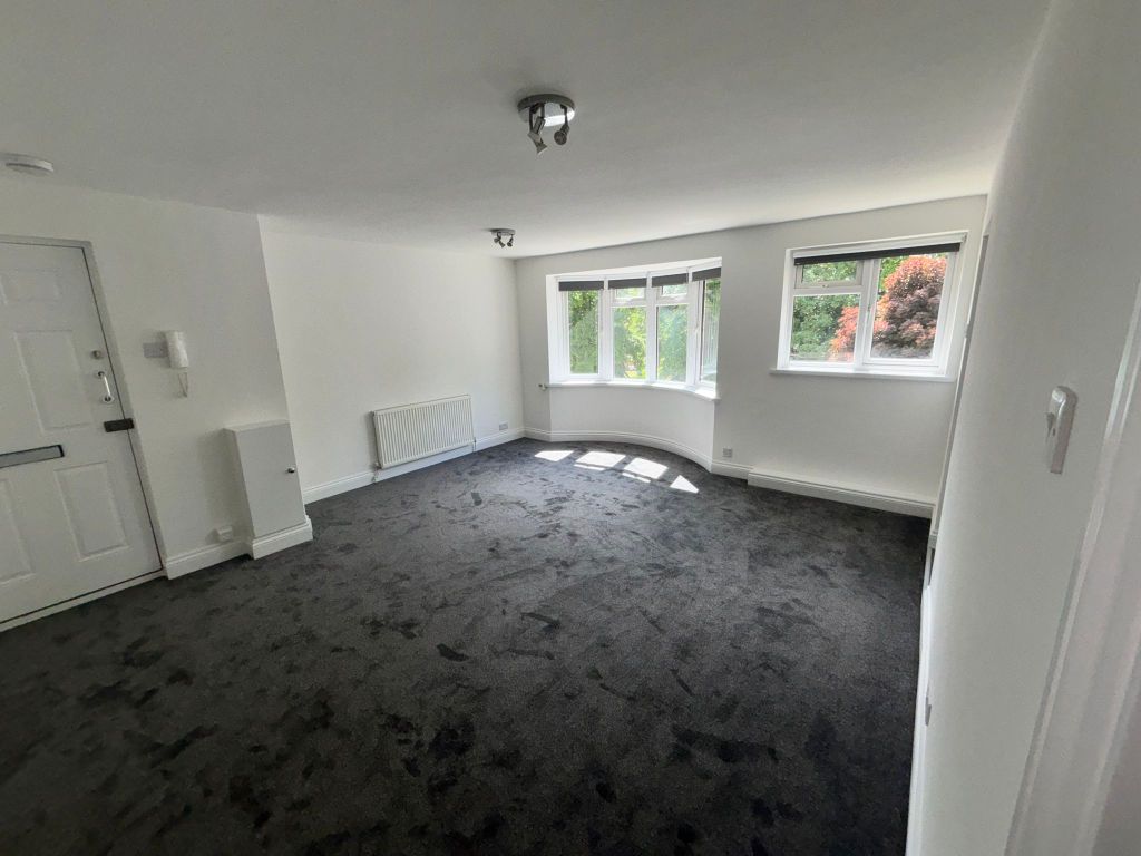 Property photo 2 of 6 Living Room