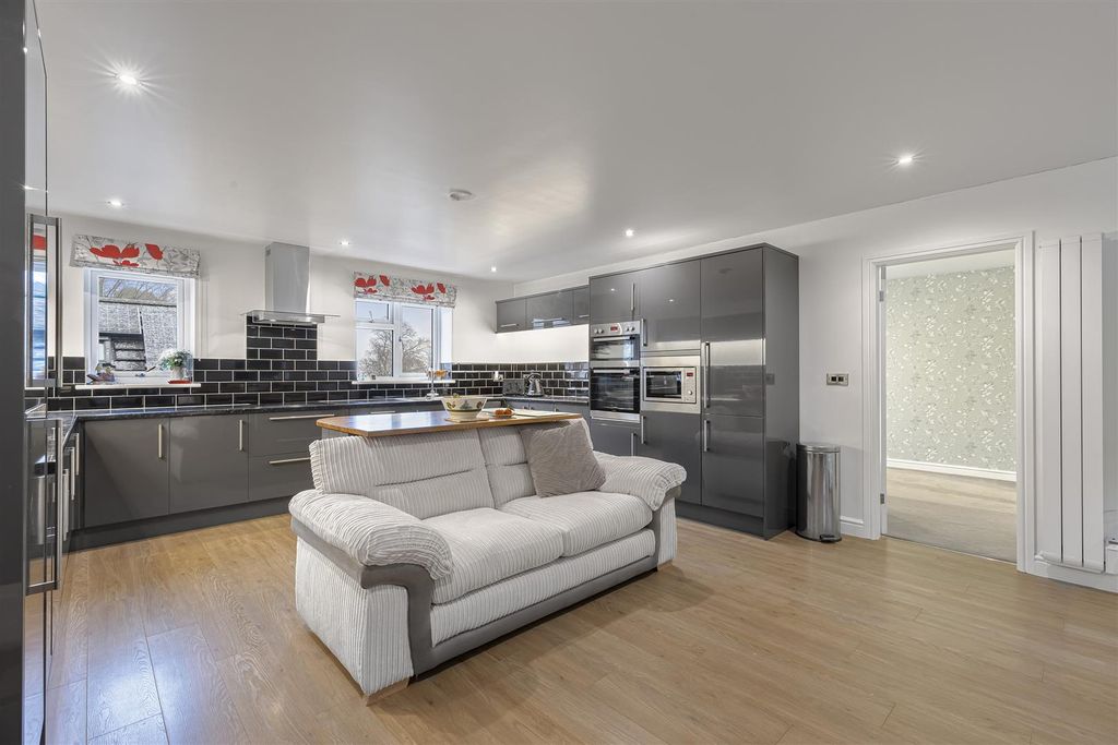 Property photo 3 of 22 Kitchen 2.Jpg