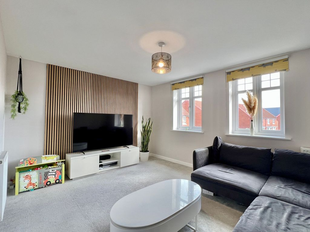 Property photo 2 of 28