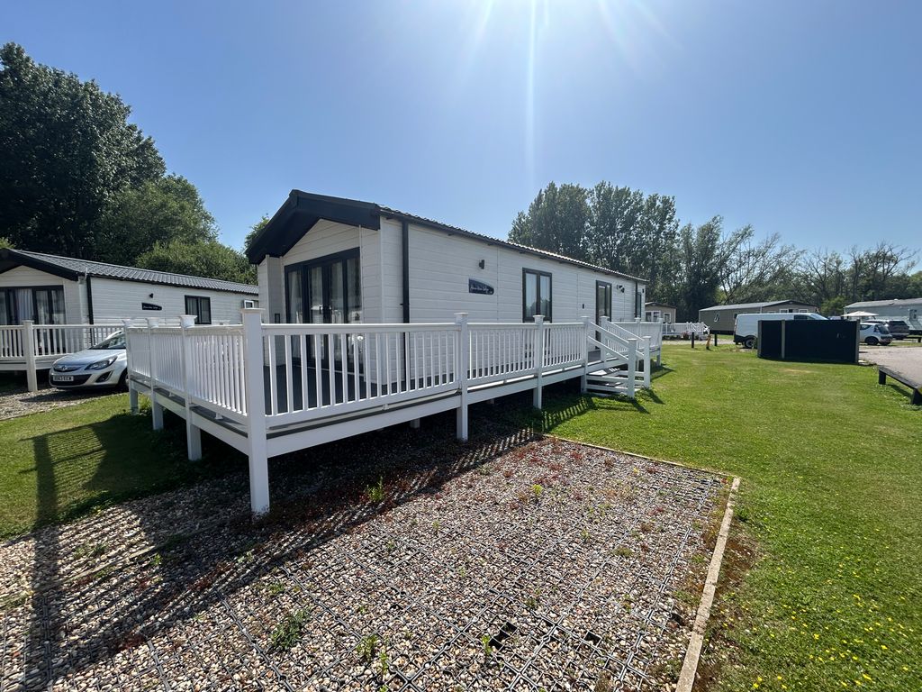 Property photo 1 of 17 Img_3060