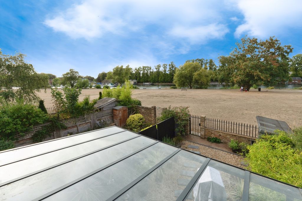 Property photo 2 of 15 Photo