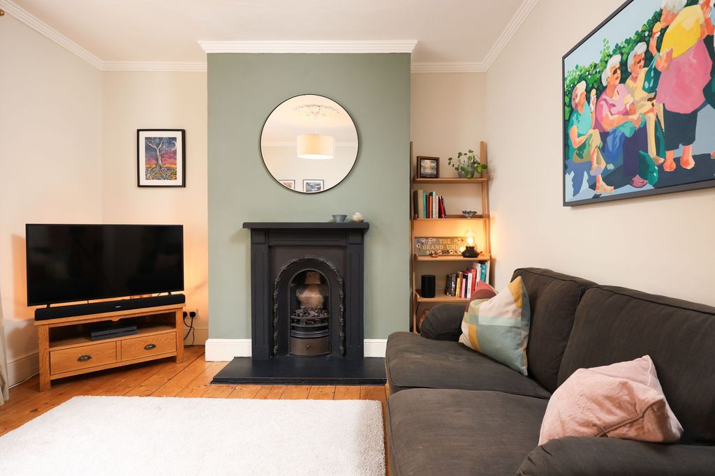 Property photo 3 of 24