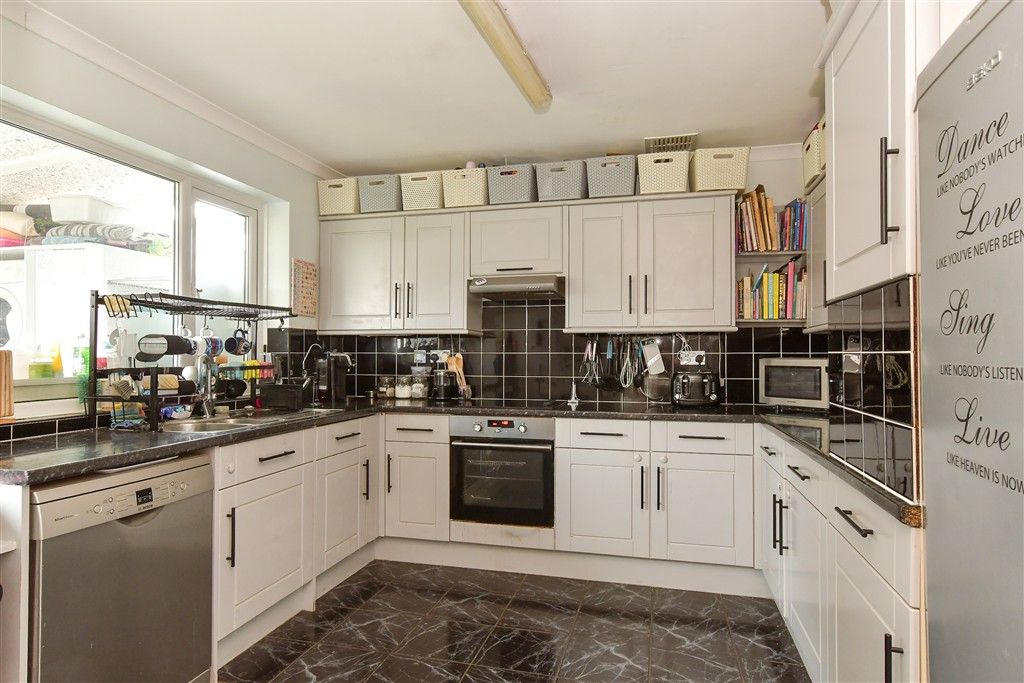 Property photo 2 of 14 Kitchen