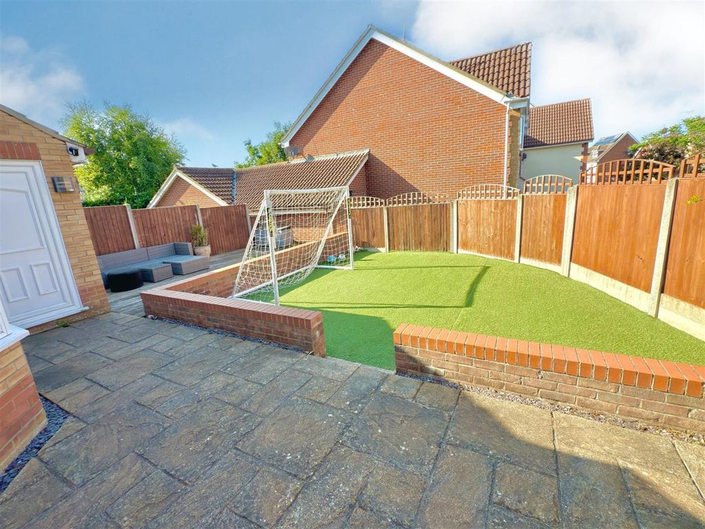 Property photo 2 of 16 Garden Bs.Jpg