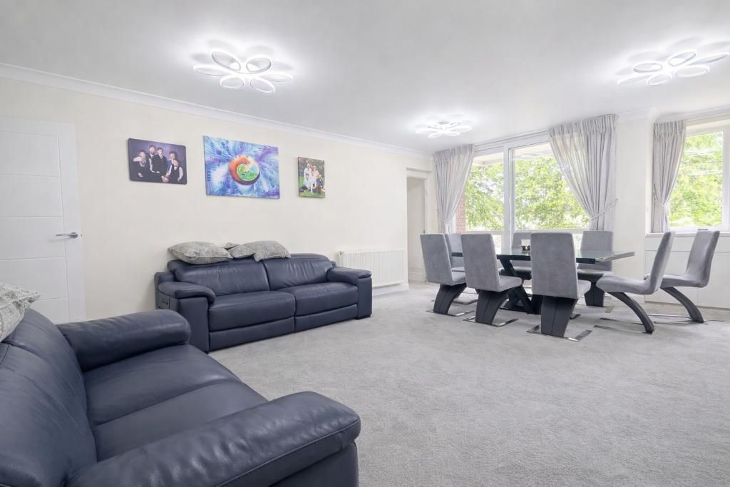 Property photo 3 of 10 Photo 3