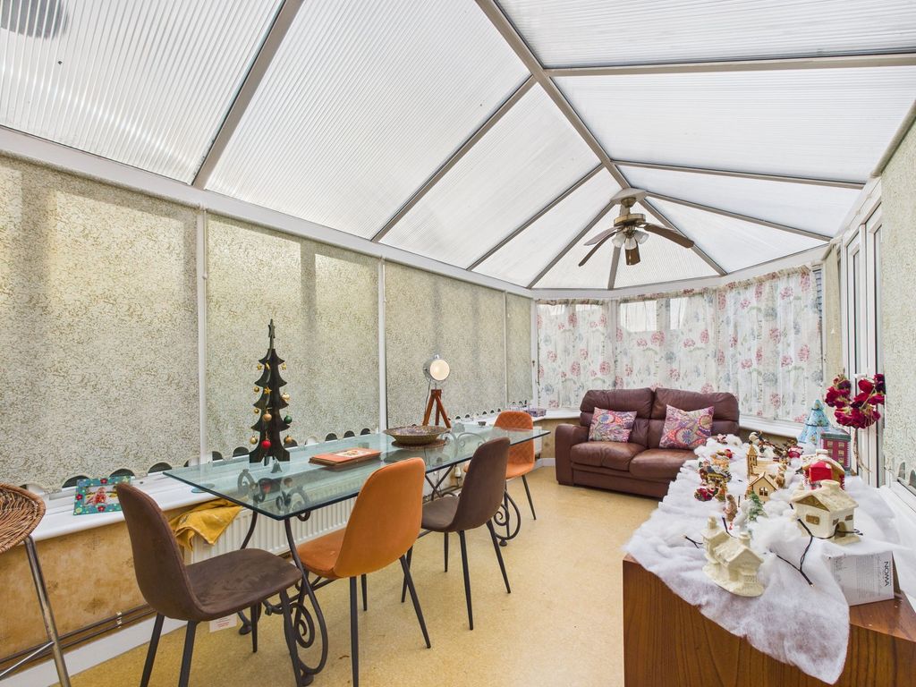 Property photo 3 of 31