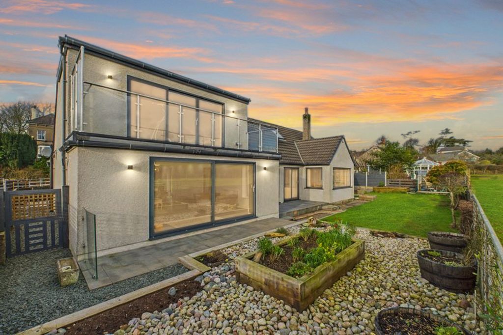 Property photo 2 of 42