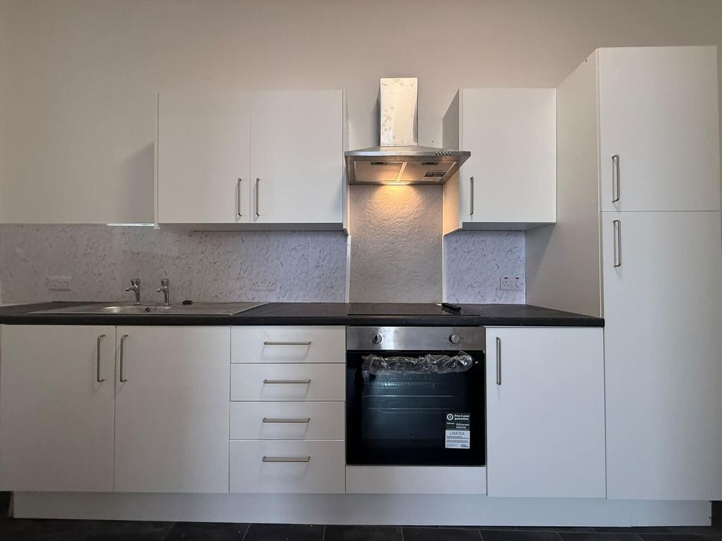 Property photo 1 of 18 Kitchen