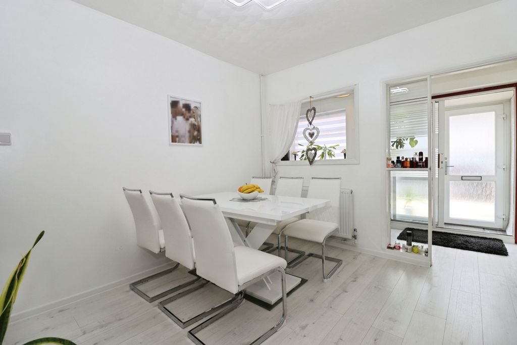 Property photo 3 of 19 Pbox-Img.Jpg