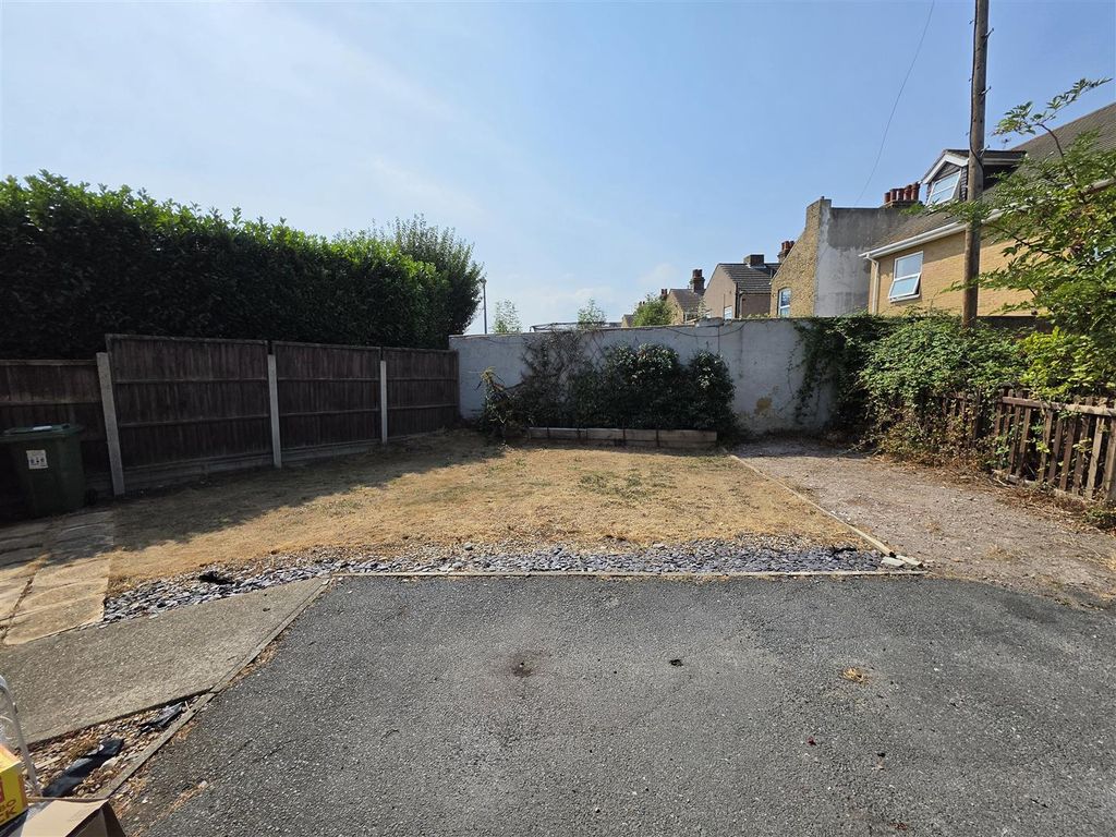 Property photo 3 of 14