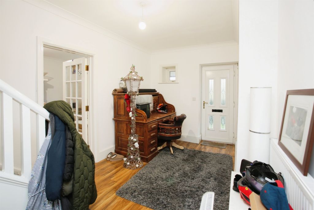 Property photo 3 of 32