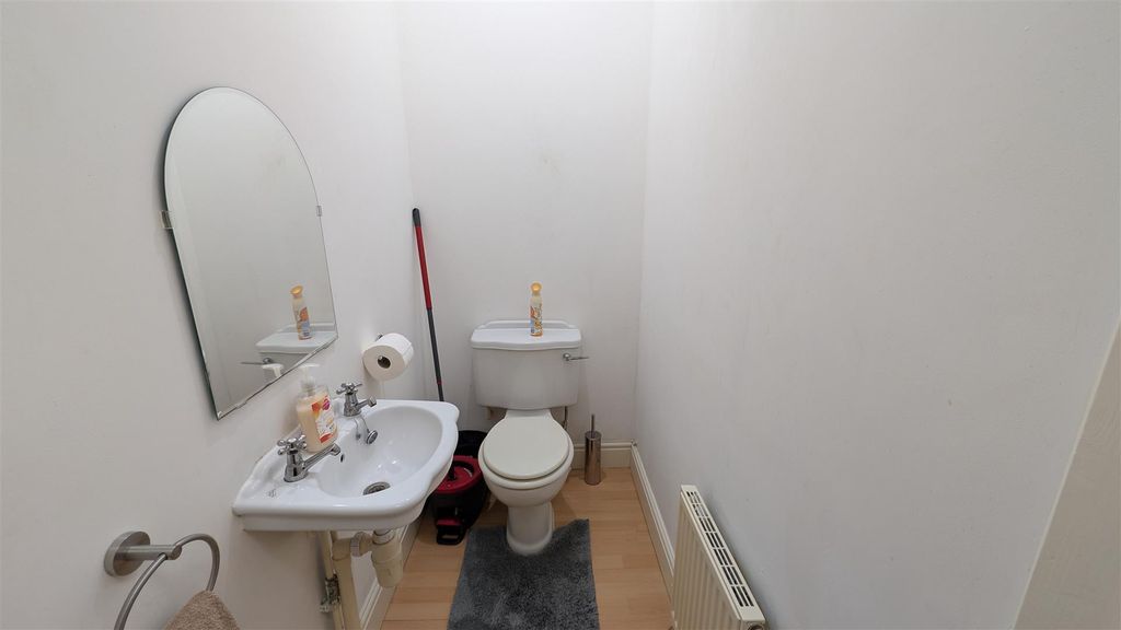Property photo 3 of 19 Ground Floor WC