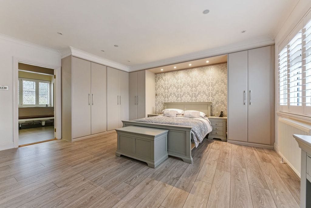 Property photo 3 of 81 Master Bedroom