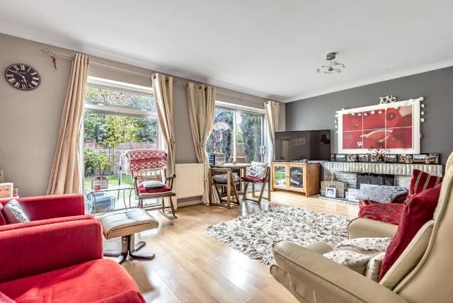 Property photo 3 of 11 Sitting Room