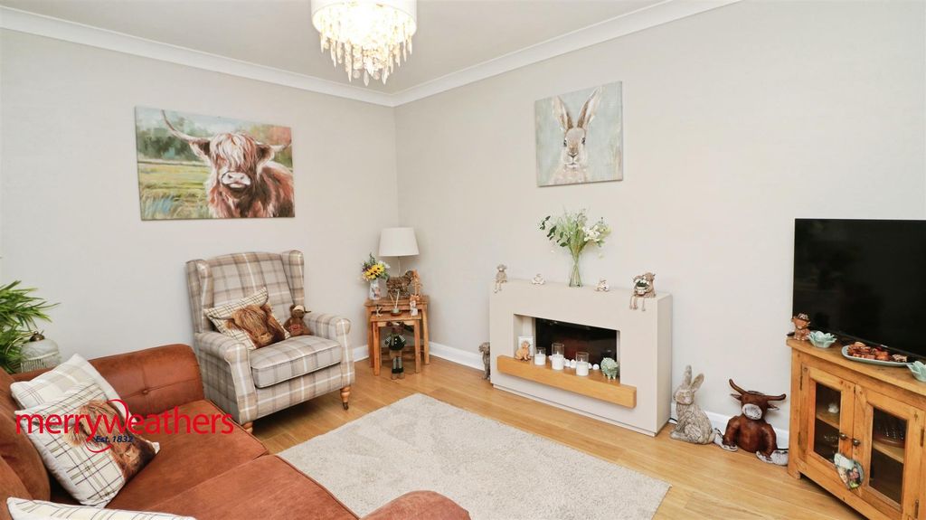 Property photo 2 of 19 Lounge