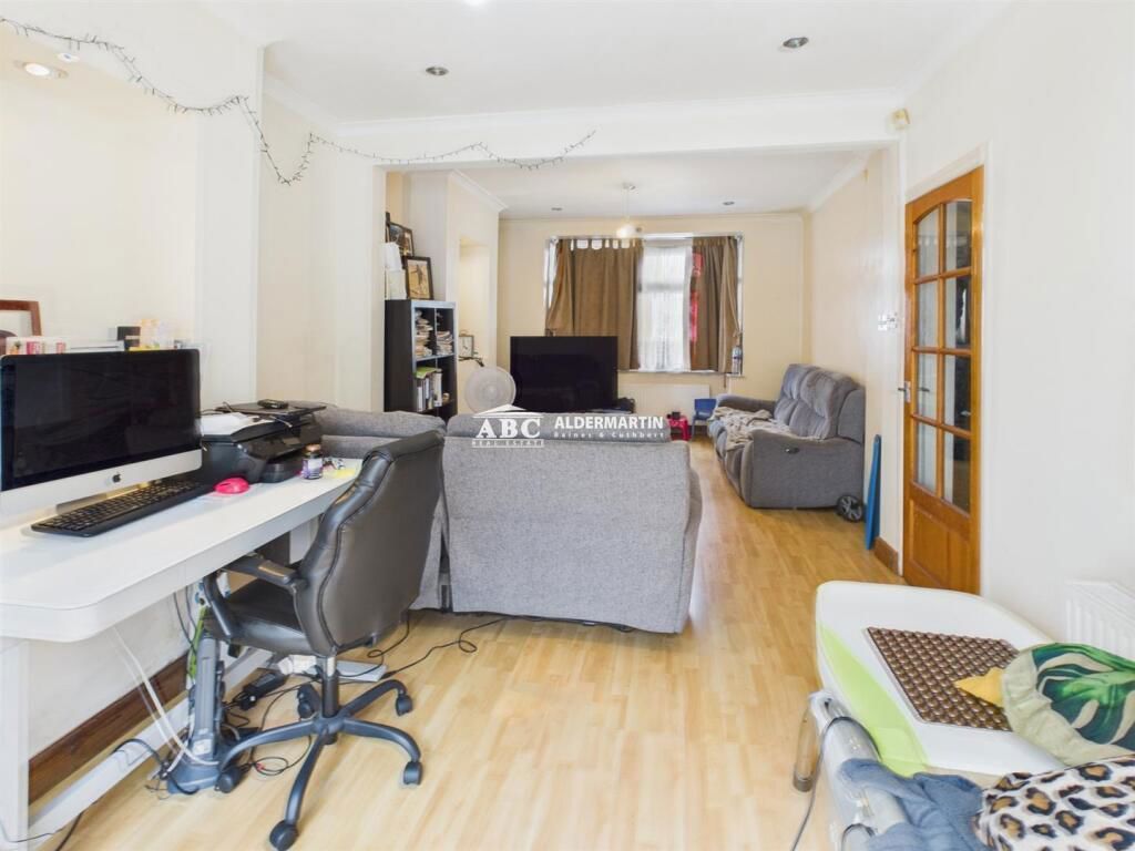 Property photo 3 of 11