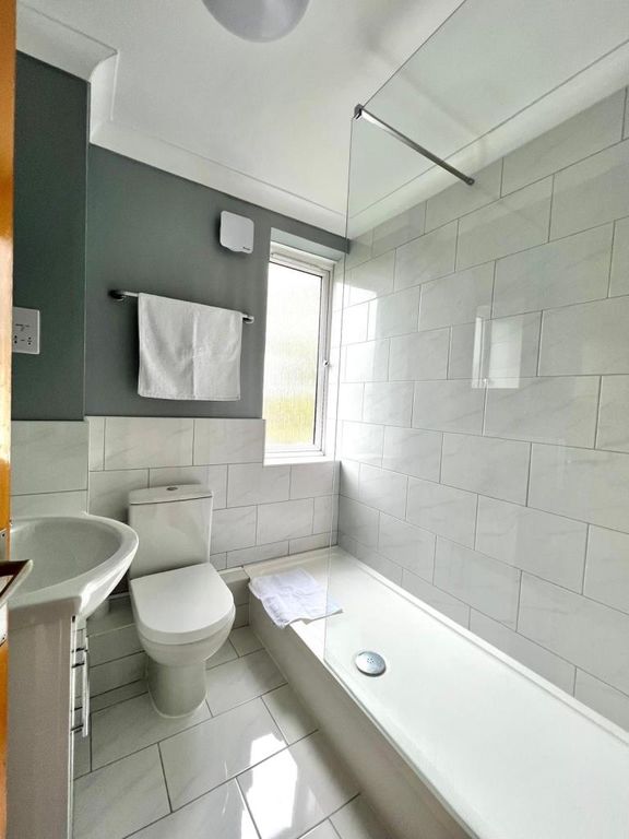 Property photo 2 of 8 Bathroom