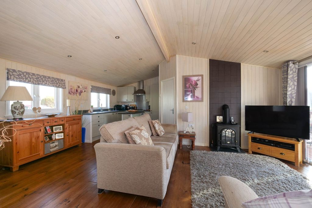 Property photo 2 of 14 Picture No. 06