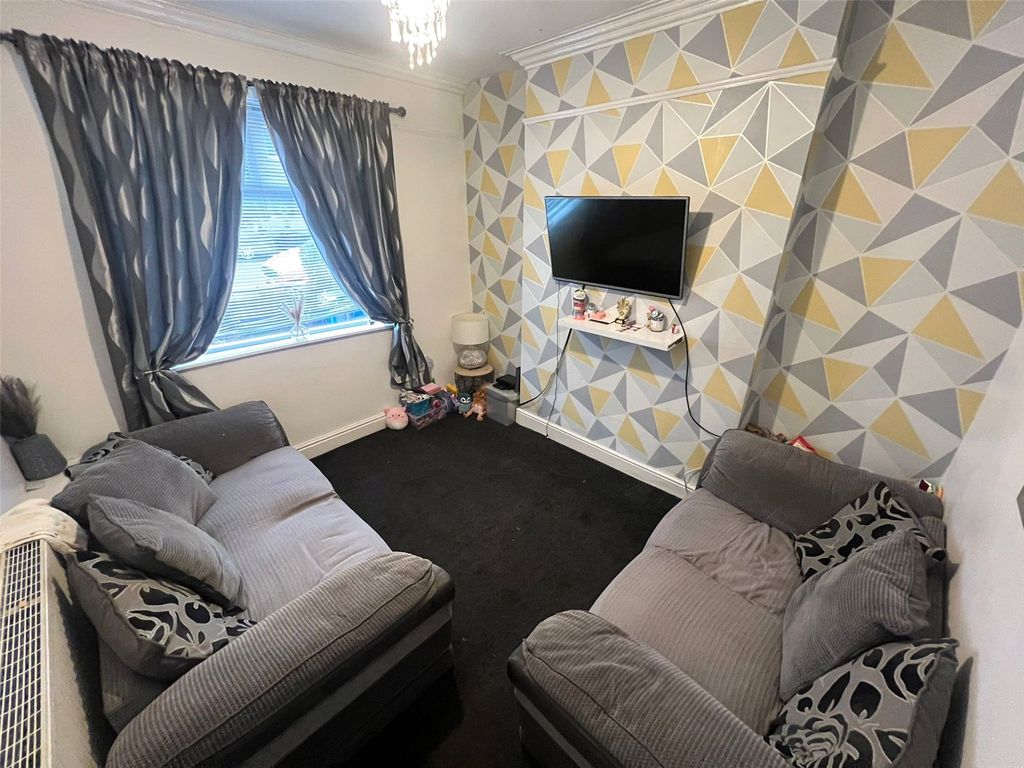 Property photo 3 of 10 Picture No. 12