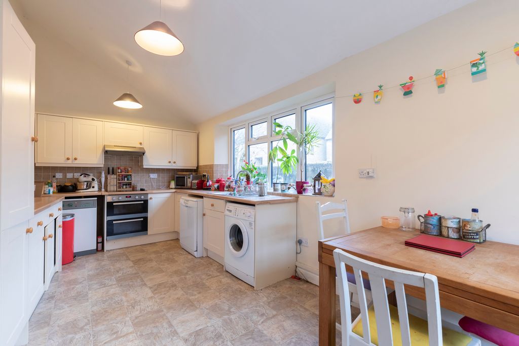 Property photo 3 of 15 Photo 03