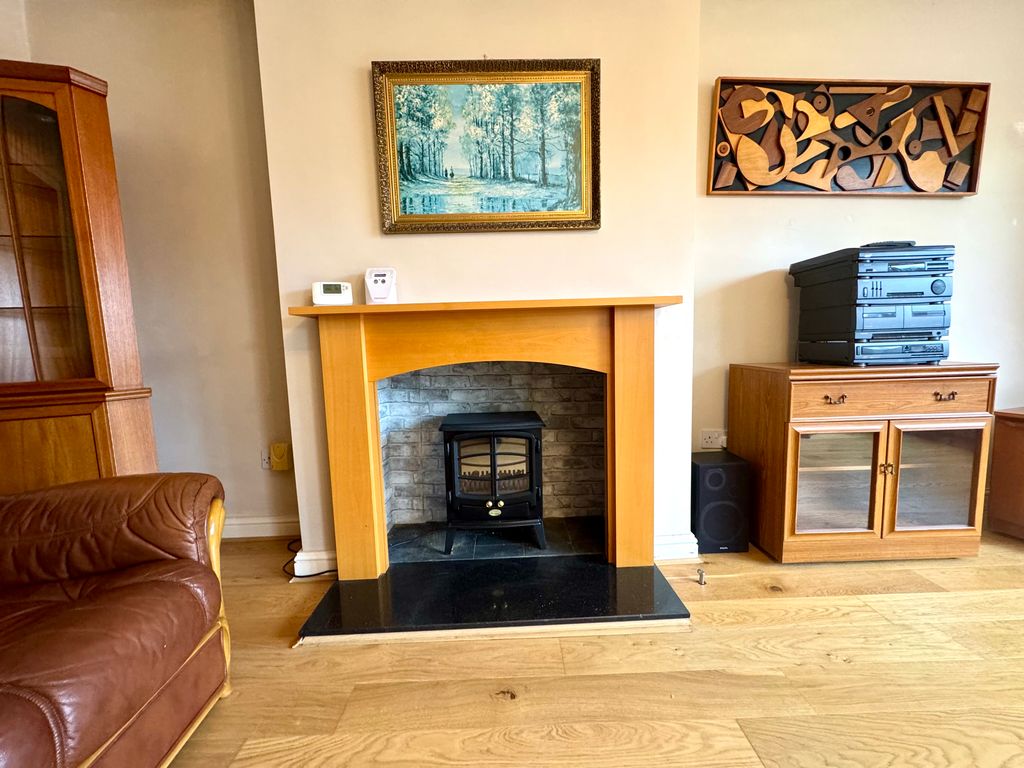 Property photo 3 of 19 Living Room