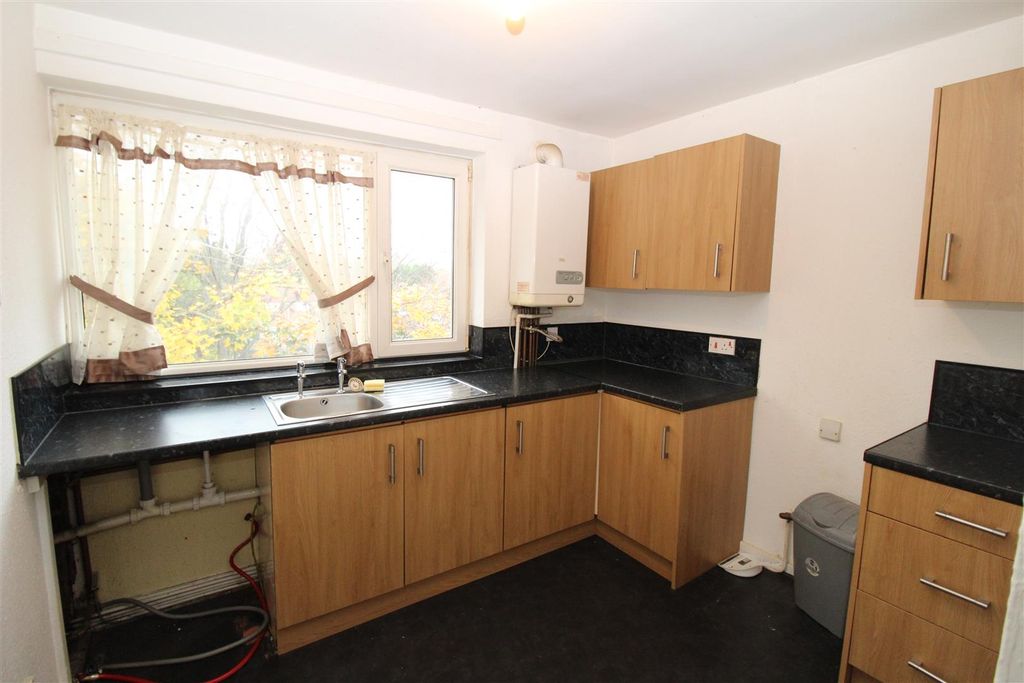 Property photo 3 of 7 Kitchen.Jpg