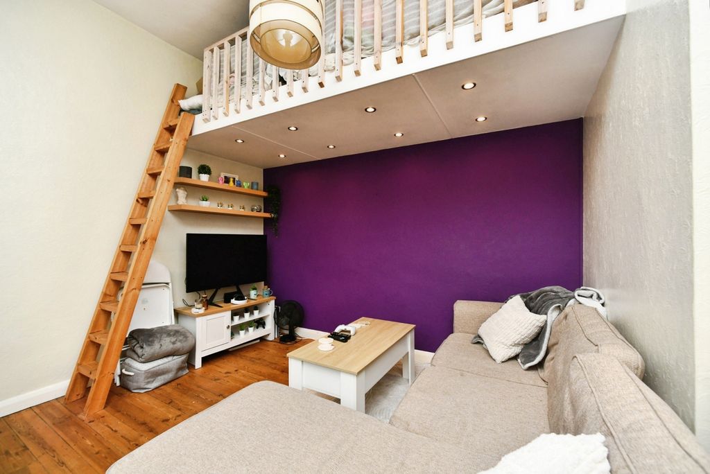 Property photo 2 of 15 Pbox-Img.Jpg