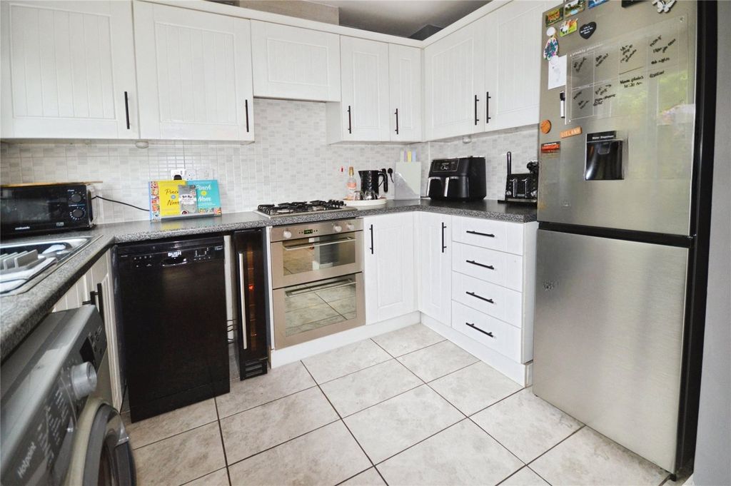 Property photo 2 of 18 Kitchen Area