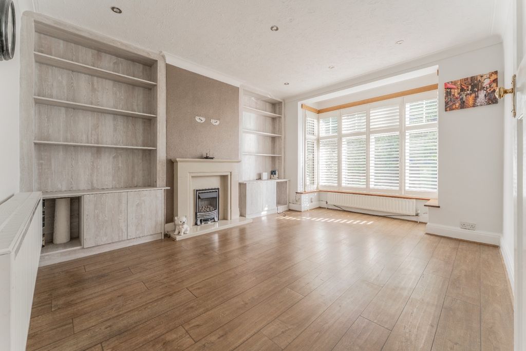 Property photo 2 of 24 5902832