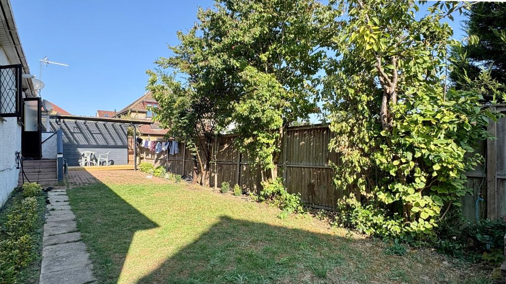 Property photo 3 of 14 Garden