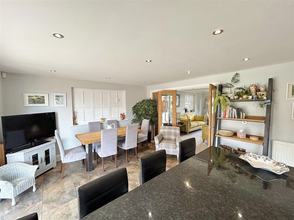 Property photo 3 of 37 Dining Area
