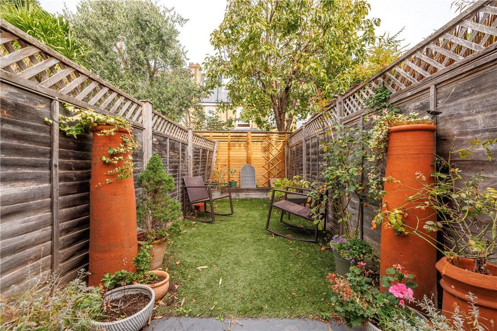 Property photo 2 of 14 Picture No. 24