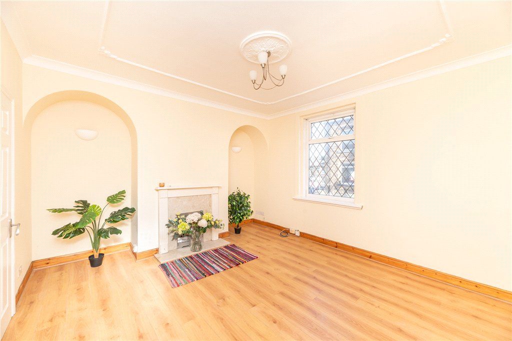 Property photo 2 of 22 Living Room