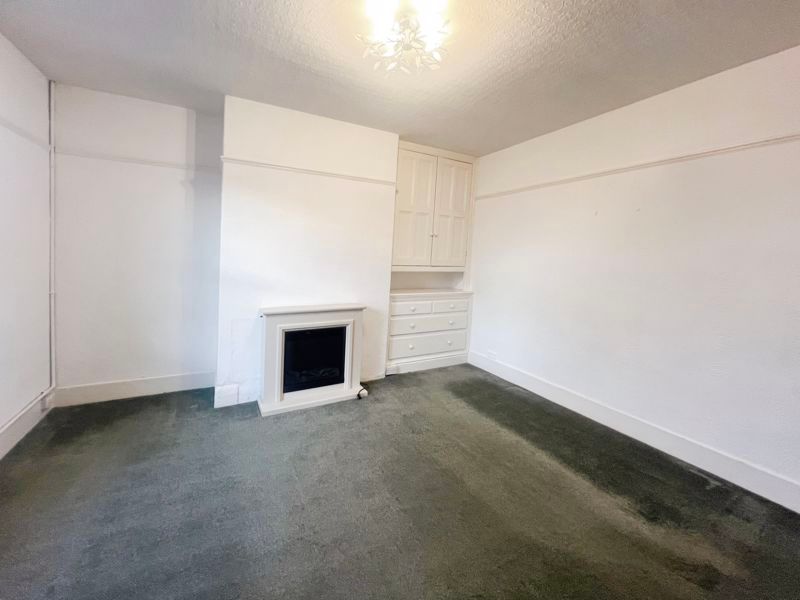 Property photo 3 of 20 Lounge