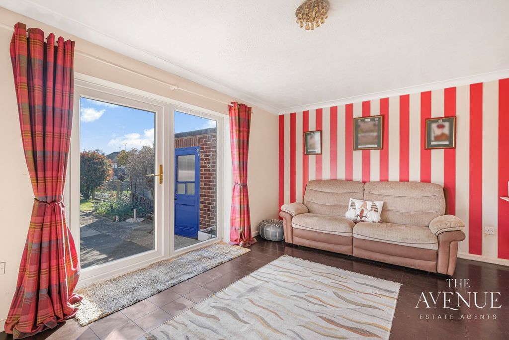 Property photo 2 of 19 5005925