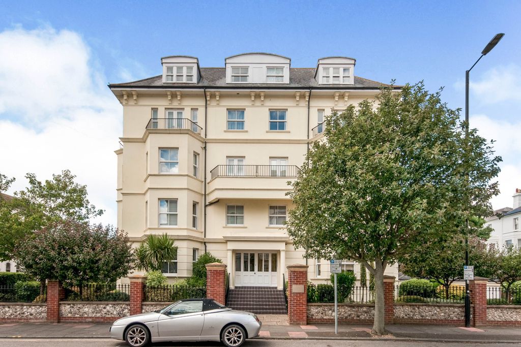 Property photo 1 of 8 Exterior