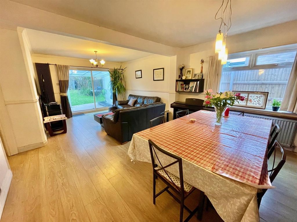 Property photo 3 of 13 Park Drive 4 Lounge Diner.Jpg